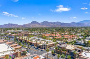 Chic Condo W Pool & 1 Block to El Paseo